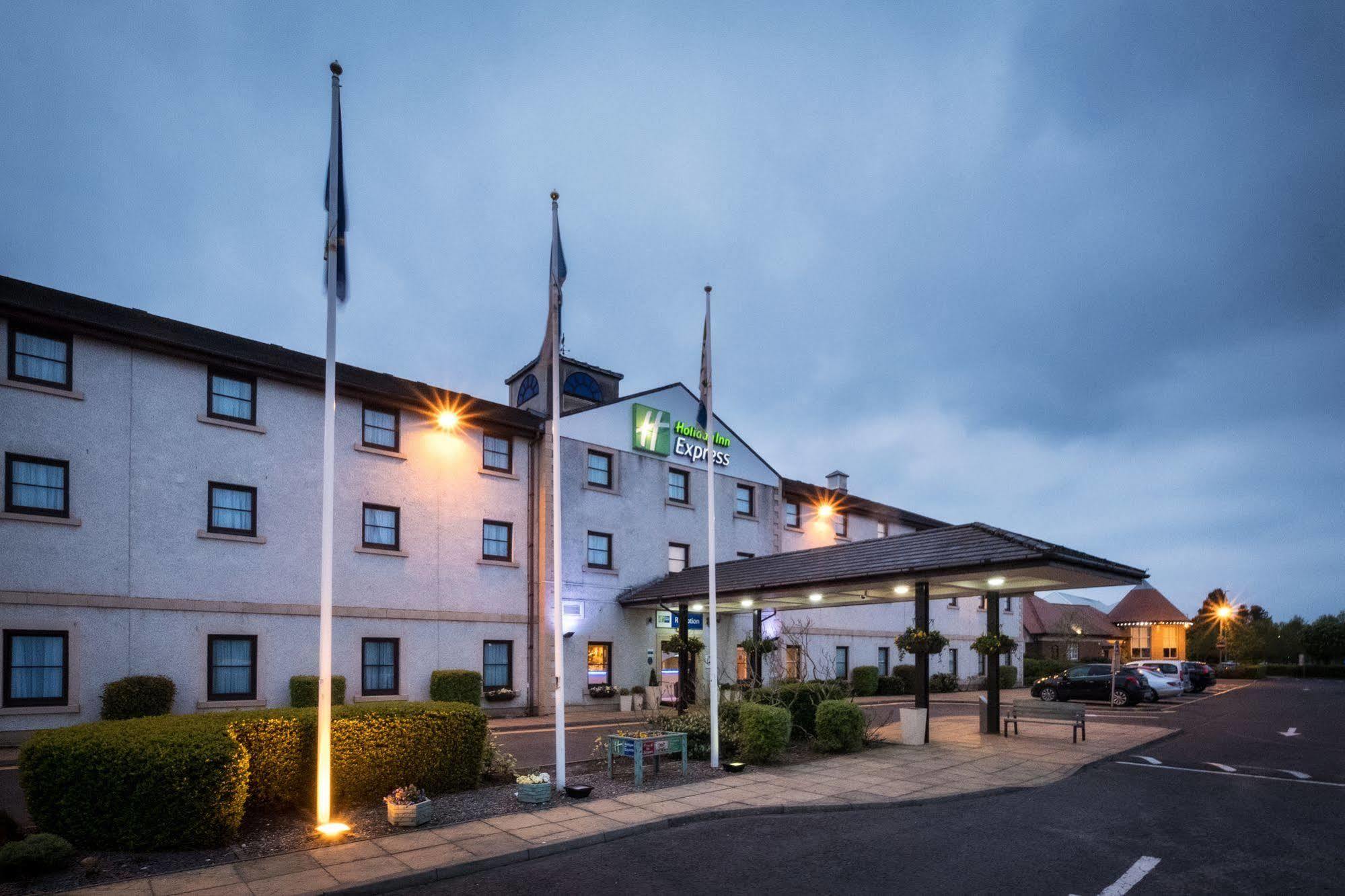Holiday Inn Express Perth By Ihg Екстер'єр фото